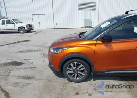 2019 Nissan Kicks Sr из США, поврежденный, VIN 3N1CP5CU1KL506322
